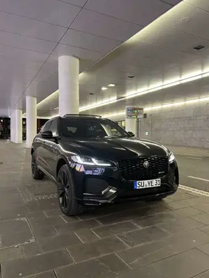 Jaguar F-Pace P400 AWD R-Dynamic Black Garantie 09/26 8-fach