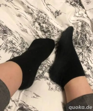 verkaufe getragene Socken :)