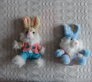 Osterhasen, Plüschhasen, Kuscheltiere, Spielzeug, Kinder, 2 Stück 6,00 Euro