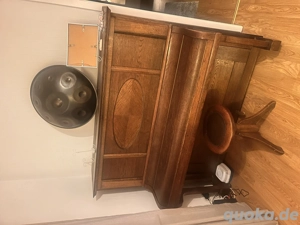 Klavier zu verkaufen inkl tollem Stuhl 