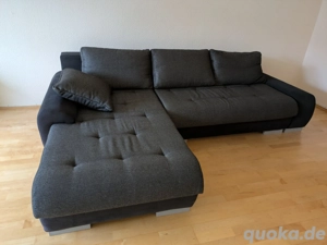 Große Couch mit Bettkasten fast neu gegen Abholung in Maintal-Bischofsheim