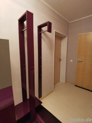 Garderobe - hochwertige Lackoptik - Beerenton