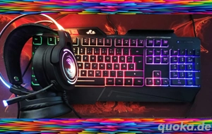 Moderatoren in Heimarbeit gesucht. 