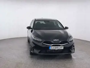 Kia Ceed / cee'd Ultimate Edition 1.0TGDI*NAVI*SHZ*RFK*uvm Bild 2