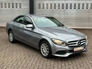 Mercedes-Benz C 200 Limousine Bild 3