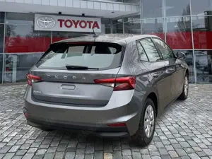 Skoda Fabia 1.0 TSI Selection junger Kleinwagen Bild 4
