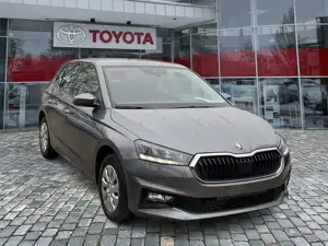 Skoda Fabia 1.0 TSI Selection junger Kleinwagen Bild 5