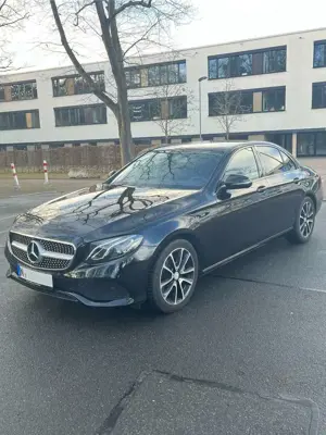 Mercedes-Benz E 220 d 9G-TRONIC Avantgarde Bild 2