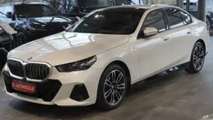 BMW 520 i *M Sport*AHK*HUD*PANO*STAHZ*VOLL