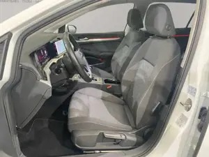 Volkswagen Golf Variant VIII Variant 1.5 TSI Move / Navi LED Bild 5