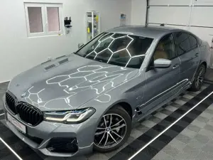 BMW 530 e M SPORT Lim/LASER/HuD/DRIVING+/LIVE CP/19%