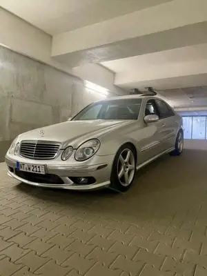 Mercedes-Benz E 500 7G-TRONIC Avantgarde