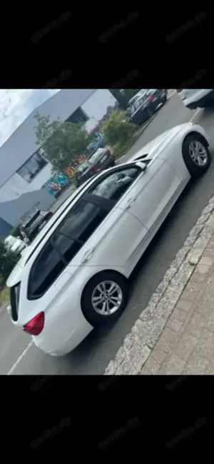 BMW 318 318i Touring Aut. Advantage Bild 2
