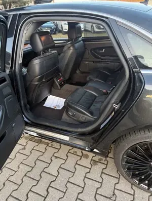 Audi A8 4.2 quattro Langversion