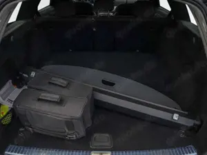 Mercedes-Benz E 300 e T AVANTGARDE DISTRONIC AHK KAMERA LED Bild 4