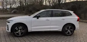 Volvo XC60 T6 AWD Recharge Geartronic RDesign Bild 2