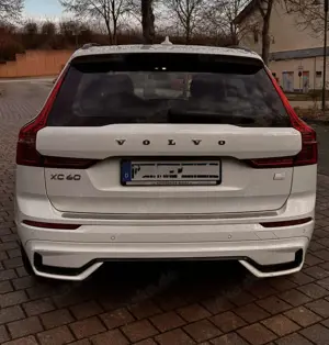 Volvo XC60 T6 AWD Recharge Geartronic RDesign Bild 3