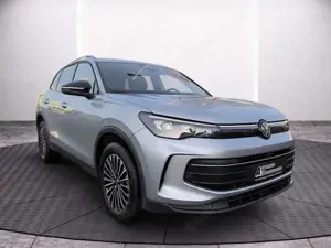 Volkswagen Tiguan 2.0 TDI DSG GOAL AHK MATRIX GJR Bild 3