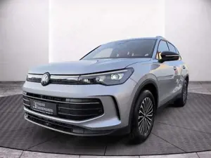 Volkswagen Tiguan 2.0 TDI DSG GOAL AHK MATRIX GJR Bild 2