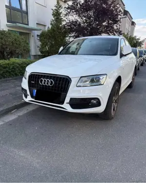 Audi Q5 2.0 TDI quattro (clean diesel)
