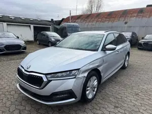 Skoda Octavia Combi 2.0 TDI Ambition Navi LED Keyless