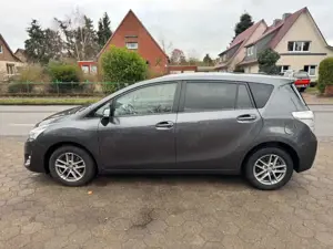 Toyota Verso 1.6 *Panorama+Navi+Kamera+PDC+Alu*Scheckhf Bild 4