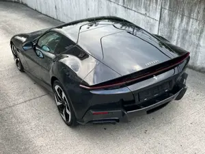 Ferrari 12 Cilindri Carbon Pano Lift Voll Bild 3