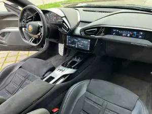 Ferrari 12 Cilindri Carbon Pano Lift Voll Bild 4