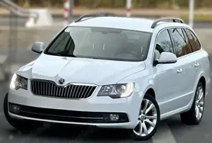 Skoda Superb 2.0 TDI Exclusive Navi PDC DSG Memory Bi-Xenon