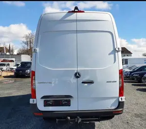 Mercedes-Benz Sprinter III Kasten RWD 319 CDI Hochraum Lang, Bild 5