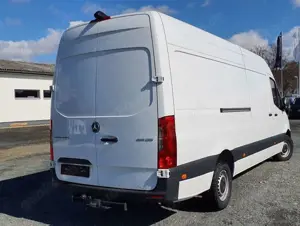 Mercedes-Benz Sprinter III Kasten RWD 319 CDI Hochraum Lang, Bild 4