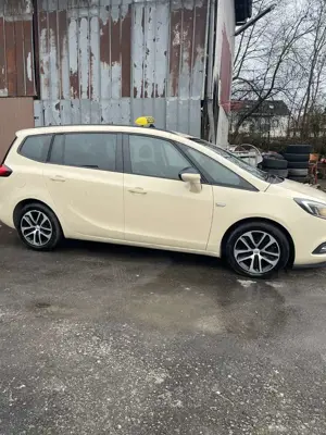 Opel Zafira Tourer Bild 4