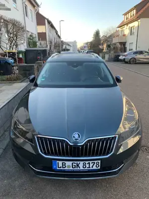 Skoda Superb Superb Combi 2.0 TDI 4x4 DSG LK Bild 2
