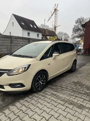 Opel Zafira Tourer Bild 3
