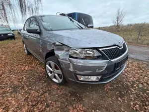 Skoda Rapid/Spaceback Elegance*UNFALL*Motor Läuft*