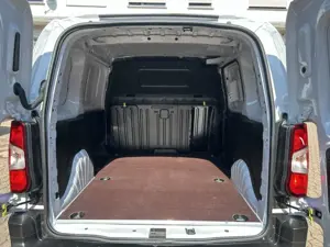 Opel Combo -e Cargo Edition Elektromotor 136 Bild 5