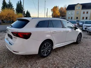 Toyota Avensis Avensis Combi Touring Sports 1.8 Edition S+ Bild 4