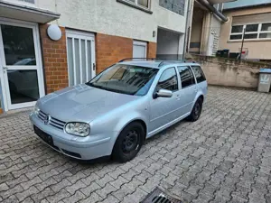Volkswagen Golf 1.6 Variant Edition / wenig km / TÜV Neu