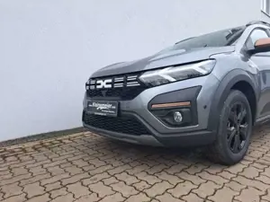 Dacia Jogger Extreme+ TCe 100 ECO-G*Navi*SHZ* Bild 3