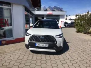 Toyota Corolla Cross Team D 2,0 Hybrid + Premiumpaket Bild 3
