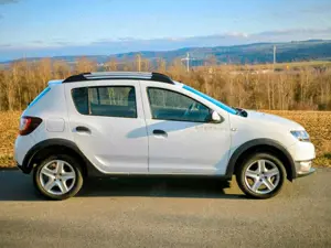 Dacia Sandero TCe 90 S/S Stepway Freisprecheinr. Bild 2