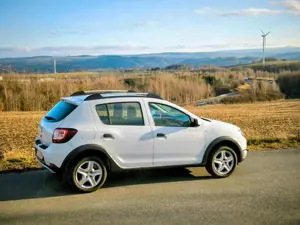 Dacia Sandero TCe 90 S/S Stepway Freisprecheinr. Bild 3