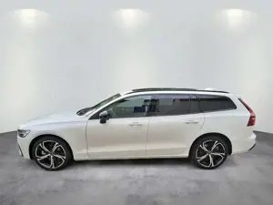 Volvo V60 B4 Plus Dark Pano 360 Standhzg Fahrerassis Bild 4