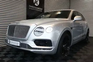 Bentley Bentayga 6.0 W12 4WD/SOFTCLOSE/PANO/LED/MASSAGE Bild 2