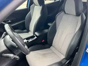 Peugeot 2008 Elektro GT Pack Bild 5