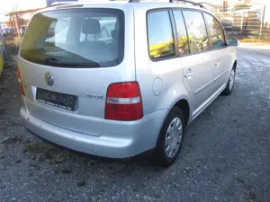 Volkswagen Touran Touran 1.6 FSI Automatik Bild 4