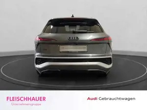 Audi Q3 SUV TFSI S tronic Bild 5