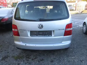 Volkswagen Touran Touran 1.6 FSI Automatik Bild 5