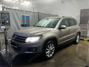 Volkswagen Tiguan Tiguan 2.0 TDI 4Motion BlueMotion Techn. DSG Sport Bild 4