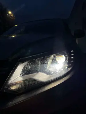 Volkswagen Tiguan Tiguan 2.0 TDI 4Motion BlueMotion Techn. DSG Sport Bild 3